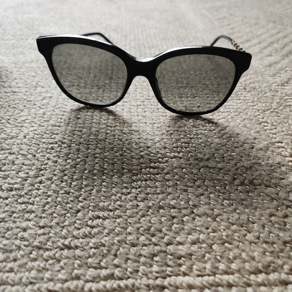 BRAND NEW GUGGI SUNGLASSES NEVER WARN WITH CASE - Picture 7 of 10